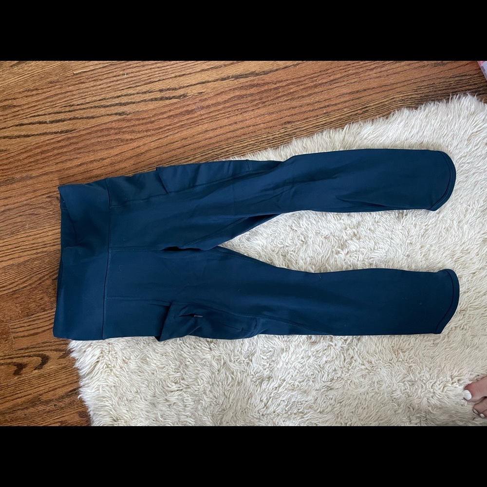 Athleta leggings - xs but fit like a 4! I’m usually a 4/6 and they fit great
